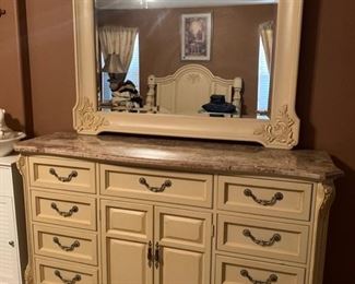 Matching bedroom set dress with mirror