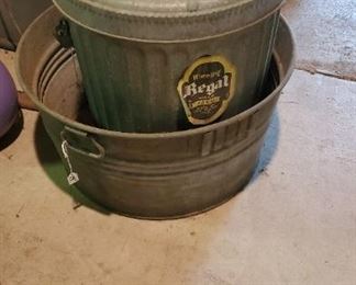 Galvanized Tub and Small Trash Can W/Lid 