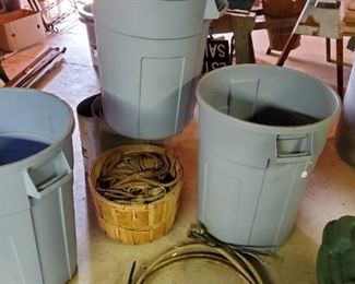 Rubbermaid Trash Cans (New)