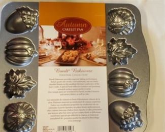 New Autumn Cakelet Pan NEW