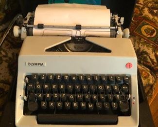 there are lots of vintage typewriters here