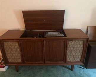 it's 1:44 am and I'm getting sleepy