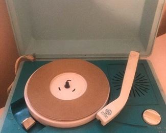 cute li'l record player