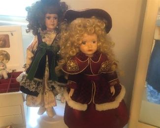 all while Crystal and Daphne look on without emotion