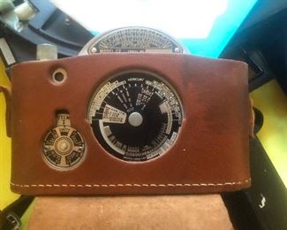 a clock depicting ANY TIME AFTER SEVEN AM that is appropriate for asking your sister to drive you someplace