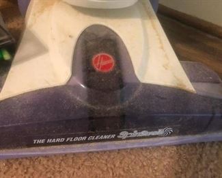 that cleans hard floors