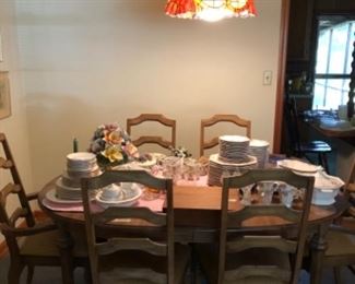 Dining Room Table with 6 chairs