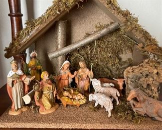 Small Fontinini nativity - you know it was made in Italy because even the animals look bored.