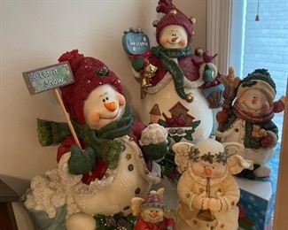 These smowmen are so happy - what’s their secret