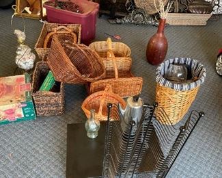 LOTS OF BASKETS