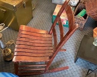 ANTIGUE ROCKER