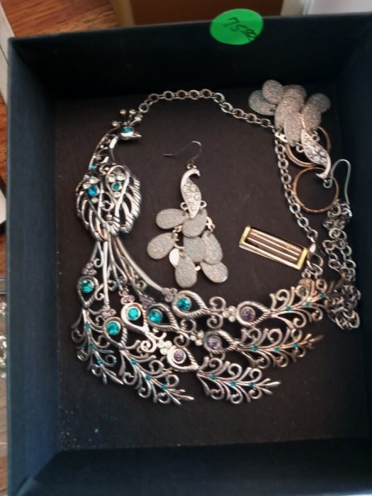 Lots of beautiful vintage jewelry