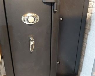 Heavy Duty Gun Safe -- Fireproof up to 1000 degrees.