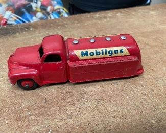Dinky Toys Mobilgas Truck