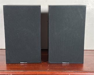 PAIR BOSTON ACOUSTICS SPEAKERS | Shelf speakers, Boston A40, Series III, 8 Ohms, ZM 004716 [untested]; h. 13-1/2 x w. 8-1/4 x d. 7-1/8 in. 