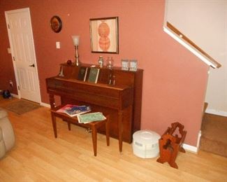 Everett Upright Piano