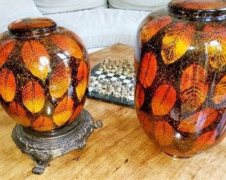 Wood Lacquer urns