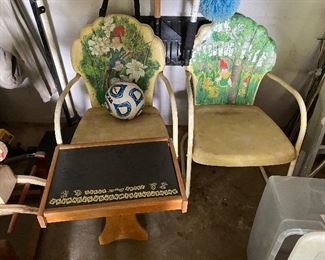 Metal lawn chairs/childs desk