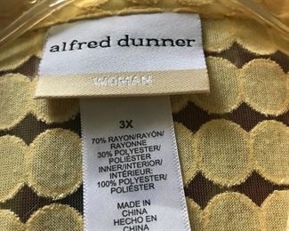 Bright & Beautiful like new Alfred Dunner yellow blouse size 3X
