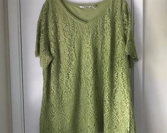 Like New Isaac Mizrahi Live blouse size 3X