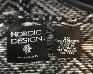 Nordic Design woman's 100% lambswool hooded sweater size 2X