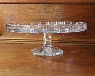 Crystal cake or doughnut stand