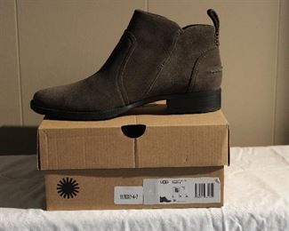 Brand new in box size 8 Ugg boots in brown suede!