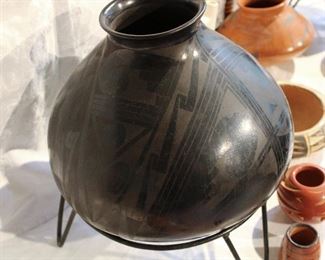 Large signed stone-polished blackware olla pot with excellent decoration