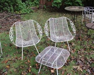 RARE Russell Woodard Sculptura/Oak Leaf and Acorn Mid Century Modern Iron Patio Chairs and Ottoman