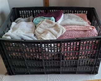 Crate w/towels