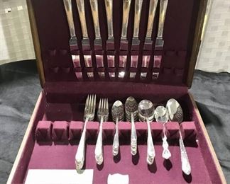 50 Piece WM Rogers and Sons IS Exquisite Silver Plated Silverware Flatware Set