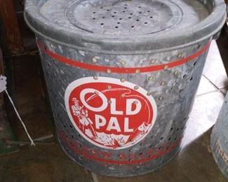 Vintage minnow bucket