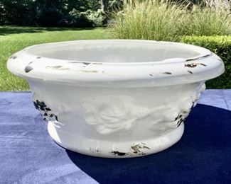 White Ceramic Bowl
Lot #: 6