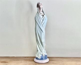 Sweet Mary By Lladro
Lot #: 26