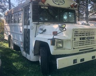 Bus: 93 Ford B600, 272K $4,995
offers only message me directly. Calls will be made Saturday Oct 2.