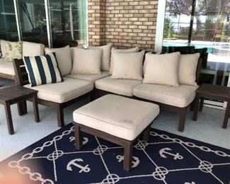 $695 - 7 pieces outdoor seating wood 