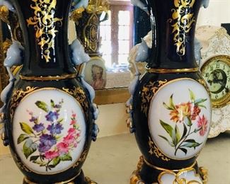 Reverse side of the beautiful Old Paris vases "Flowers on the back"