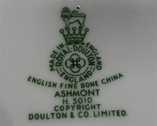 (70) Royal Doulton-Ashmont English Fine Bone China