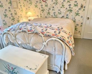 White iron queen bed