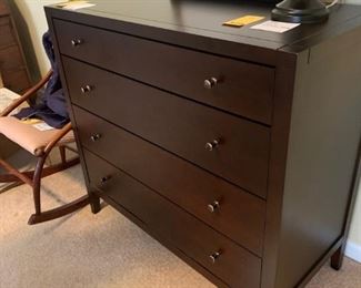 Chest of drawers dresser