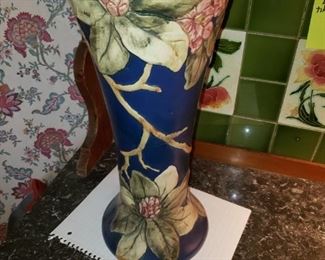 Roseville and Weller Pottery pieces - This is outstanding Roseville Pottery piece however it has been repaired