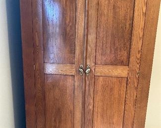 ANTIQUE SOLID OAK ARMOIRE WITH SHELVES