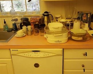 Pyrex pots and other Kitchen machines
