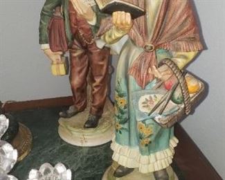 Large figurine pair