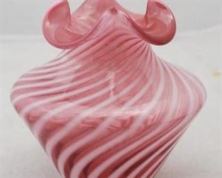 137 - Fenton Cranberry Swirl Glass Vase 5" tall
