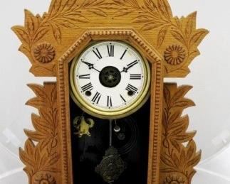 346 - Vintage carved wood mantle clock - as is
