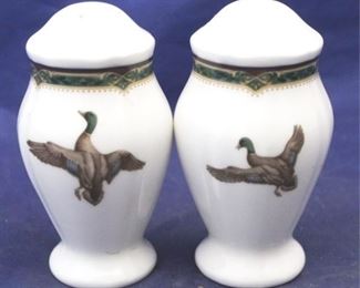 511 - Noritake "Marshlands" Salt and Pepper Shakers 2 pieces 4" tall
