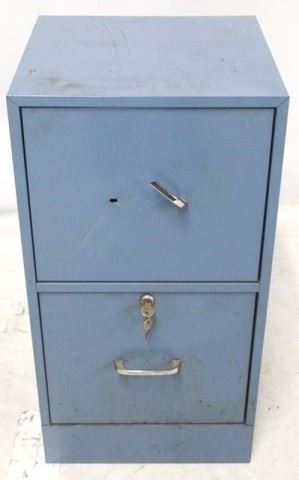 700 - Metal 2 drawer file cabinet
