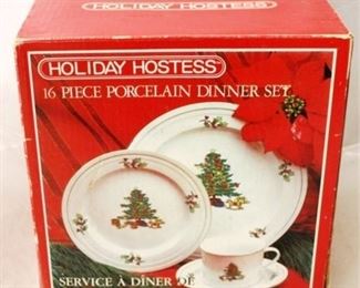 726 - Holiday Hostess 16pc porcelain dinner set in box
