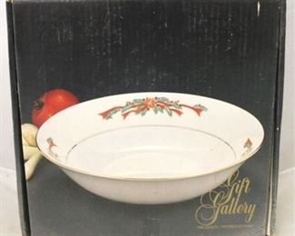 746 - Gift Gallery porcelain holiday bowl in box
